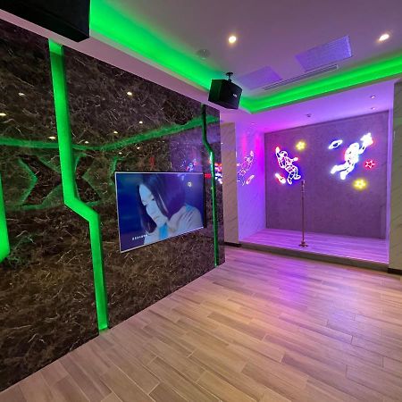 Purple Rainbow Motel Tajpej Zewnętrze zdjęcie
